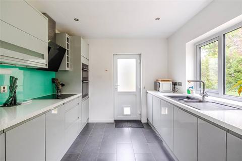 5 Bernard Close, Dunstable, LU5 4HL