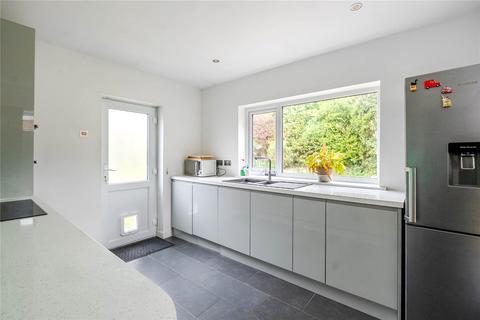 5 Bernard Close, Dunstable, LU5 4HL