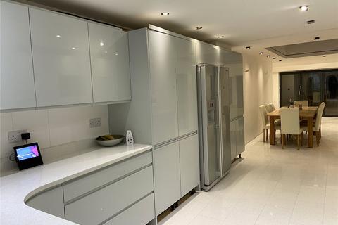 undefined, Tavistock Place, Houghton Regis, Dunstable, Bedfordshire, LU5