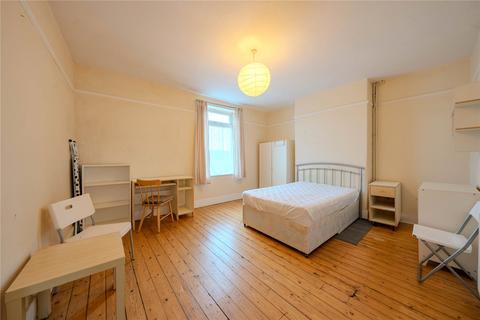 4 bedroom terraced house for sale, Bentley Lane, Leeds, West Yorkshire