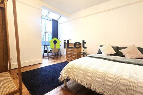1 bedroom in a house share to rent, Northampton NN1
