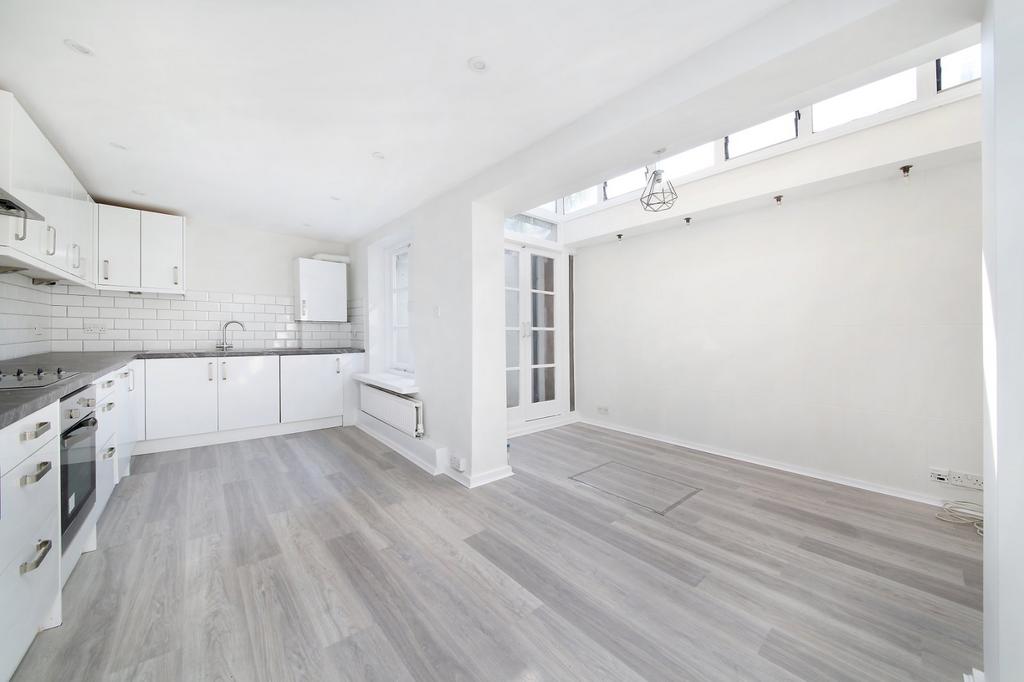 Kitchen/Dining