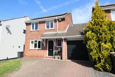 4 Lakeside, Bedworth, CV12 8SP