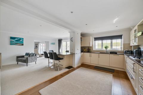 16 Strachey Close, Tidmarsh, Reading, RG8 8EP