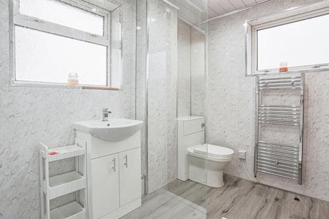 28 Pine Close, Castleford, WF10 4NN