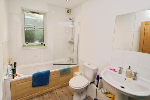 2 bedroom apartment for sale, Victoria Street, Derbyshire SK13