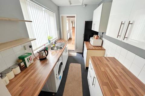 2 bedroom terraced house to rent, Kidsgrove Bank, Stoke-on-Trent ST7