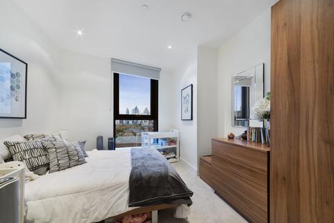 3 bedroom penthouse to rent, Foundry House, SW8