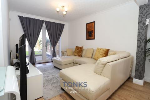 4 bedroom semi-detached house for sale, Kingsway, Oldbury B68