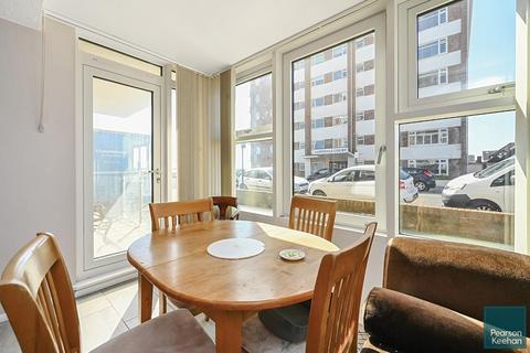 2 bedroom flat for sale, Kingsway, Hove