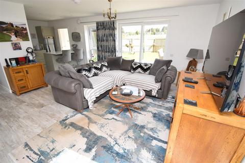 4 bedroom detached house for sale, 9 Campbell Court, Croy