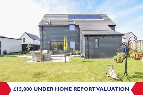 4 bedroom detached house for sale, 9 Campbell Court, Croy