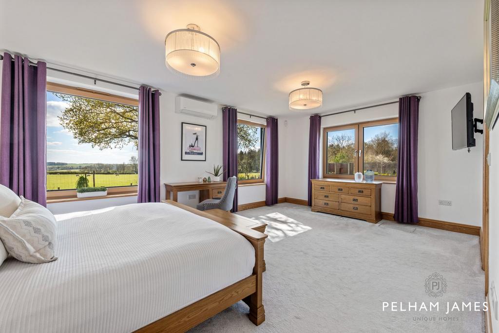 Principal Suite, Midsummer House, Kings Cliffe