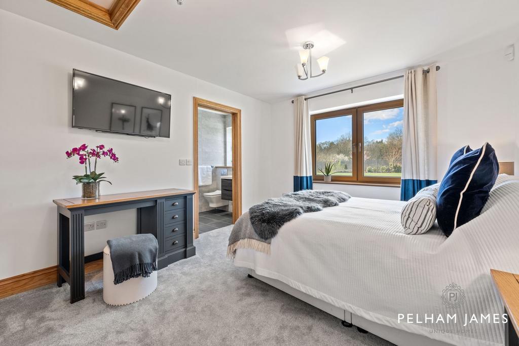 Bedroom 2, Midsummer House, Kings Cliffe