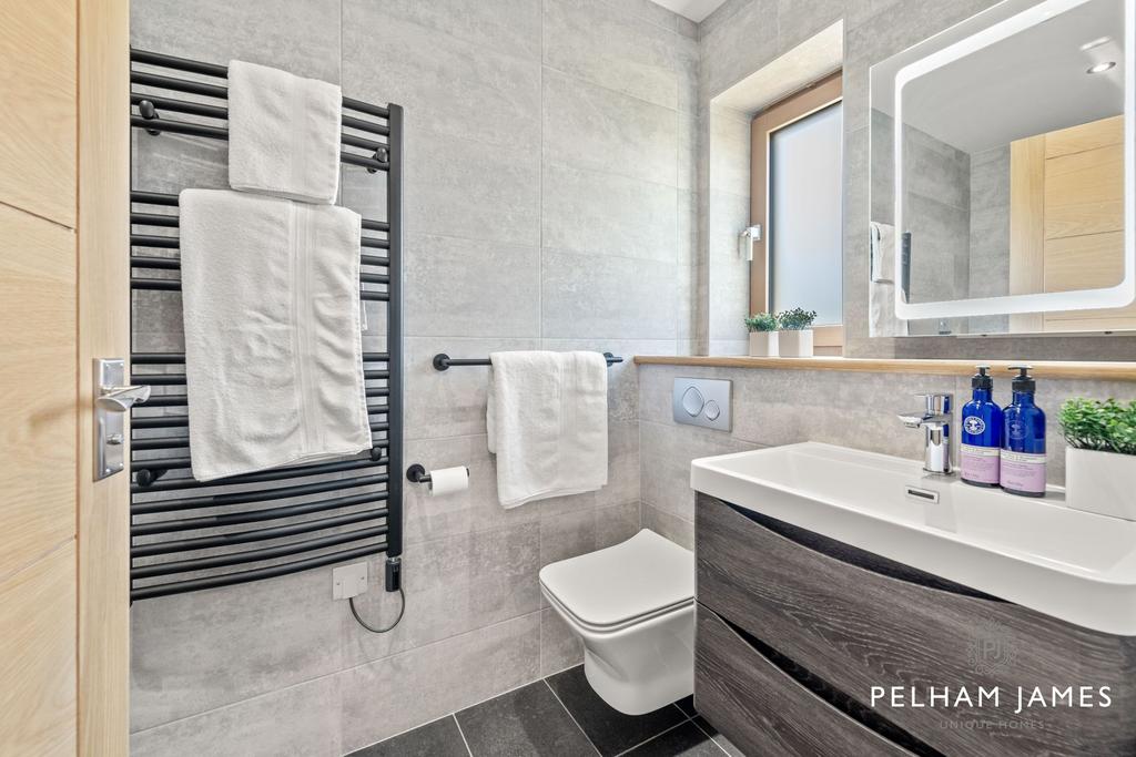 En Suite, Midsummer House, Kings Cliffe