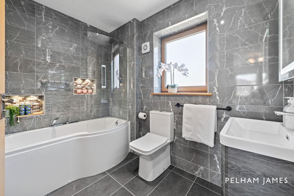 En Suite, Midsummer House, Kings Cliffe