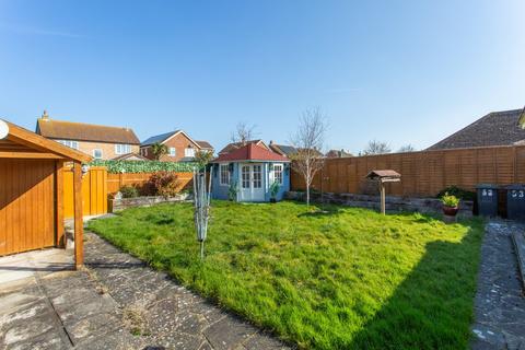 2 bedroom bungalow for sale, Hunters Forstal Road, Herne Bay, Kent, CT6