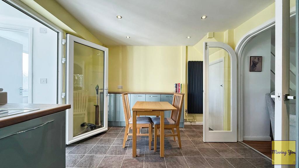 Kitchen/ Dining room
