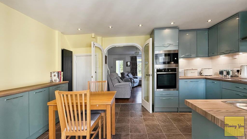 Kitchen/ Dining room