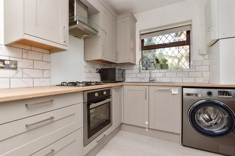 2 bedroom ground floor maisonette for sale, Falcourt Close, Sutton SM1