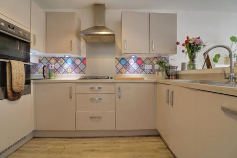 3 bedroom semi-detached house for sale, Lockgate Rise, Birkenshaw, Bradford, West Yorkshire, BD11