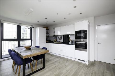 3 bedroom apartment for sale, Lakeside Drive, London, NW10