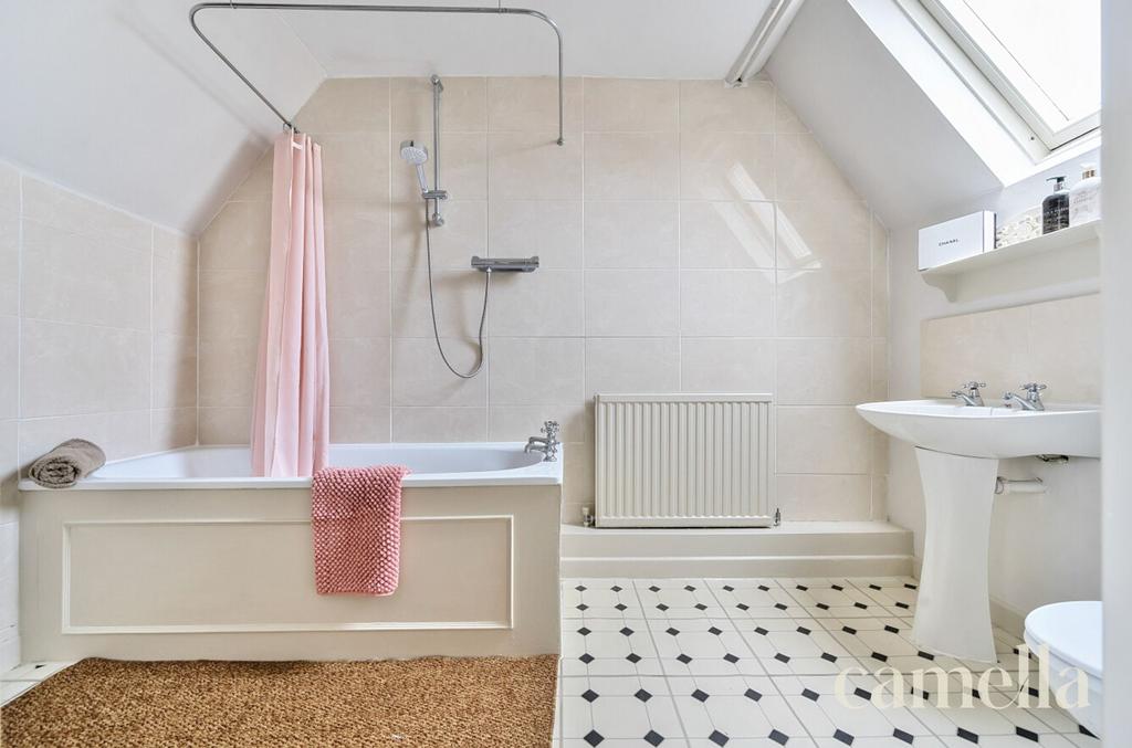 En-Suite Bathroom