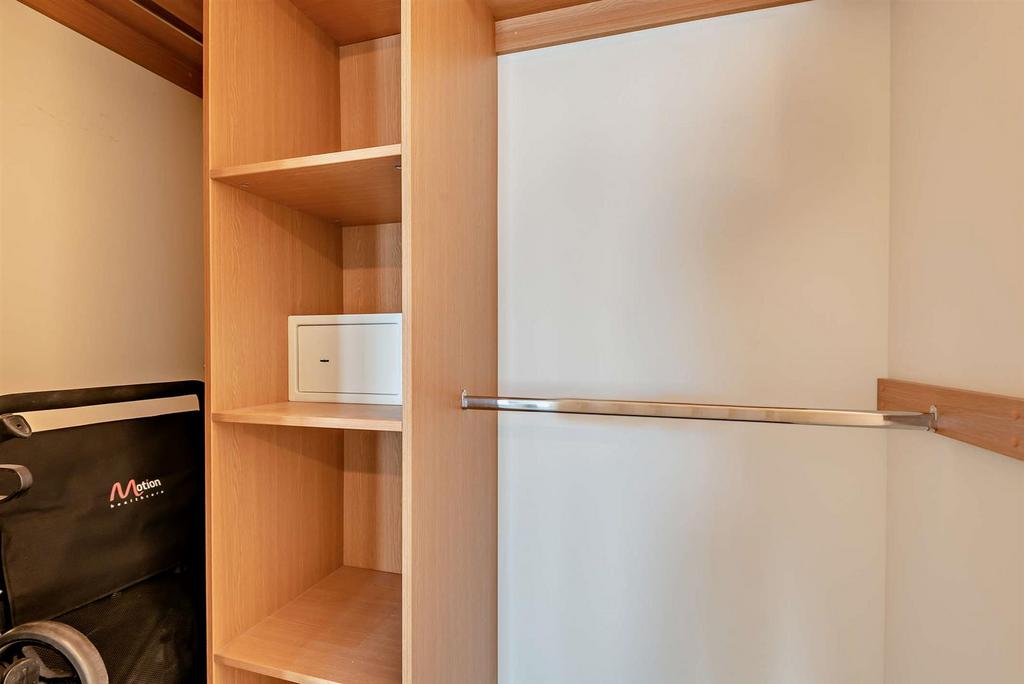 Walk-in wardrobe