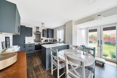4 bedroom detached house for sale, Kingsmere, Bicester, Oxfordshire, OX26