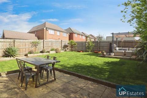 19 Flanders Close, Burbage, Hinckley, LE10 2FN