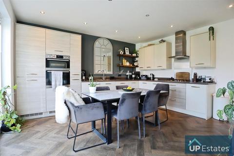 19 Flanders Close, Burbage, Hinckley, LE10 2FN