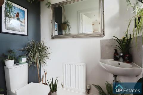 19 Flanders Close, Burbage, Hinckley, LE10 2FN