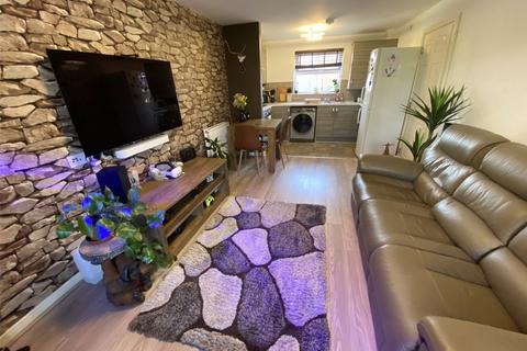 76 Ferridays Fields, Woodside, Telford, TF7 5GJ