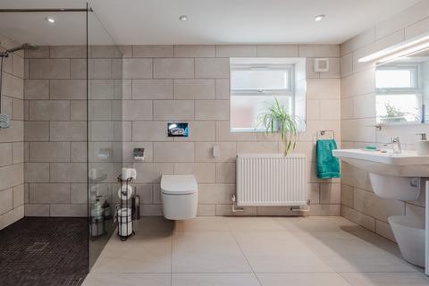4 bedroom detached house for sale, Meadow Drive, Knutsford