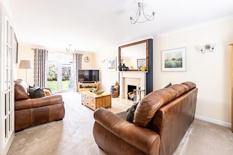 24 Brome Way, Carterton, OX18 1JS