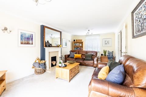 24 Brome Way, Carterton, OX18 1JS