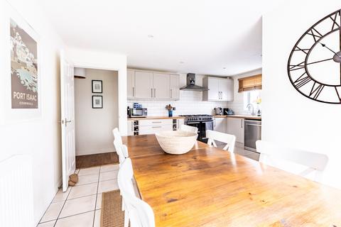 24 Brome Way, Carterton, OX18 1JS