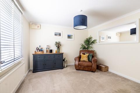 24 Brome Way, Carterton, OX18 1JS