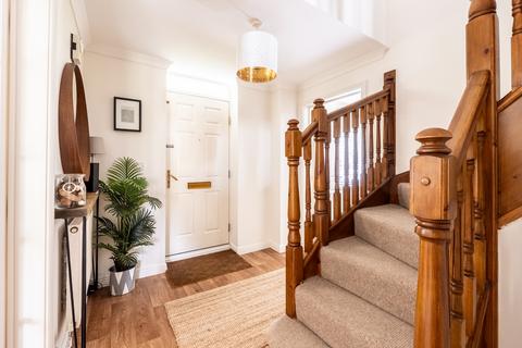 24 Brome Way, Carterton, OX18 1JS