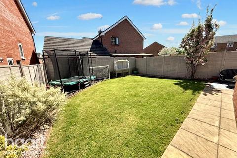 4 bedroom detached house for sale, Pine Close, Northampton