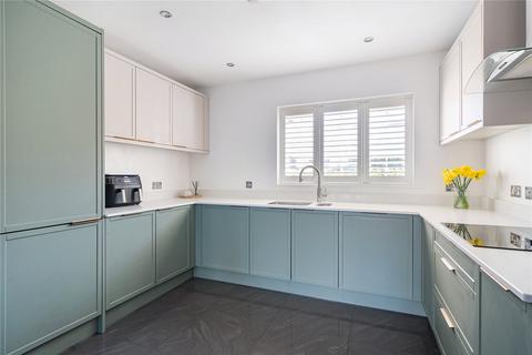 33 Dowding Road, Biggin Hill, Westerham, TN16 3BG
