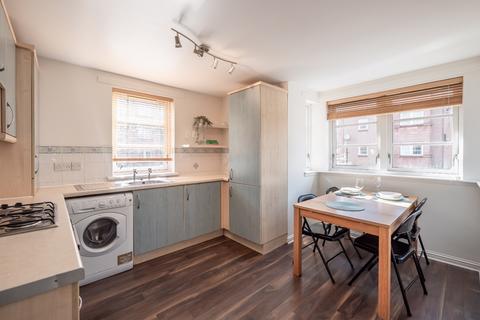 9/3 Tower Street, Edinburgh, EH6 7BX