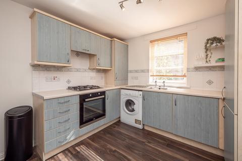 9/3 Tower Street, Edinburgh, EH6 7BX