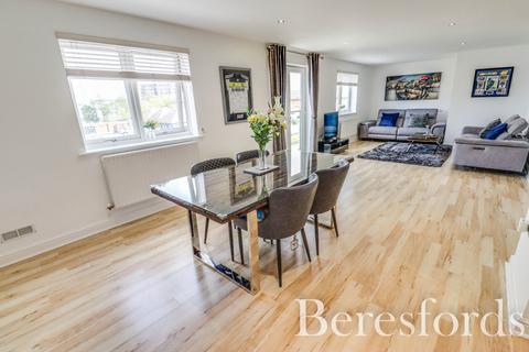 2 bedroom duplex for sale, Lynmouth Gardens, Chelmsford, CM2