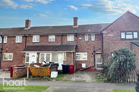 undefined, Berryfield, Slough