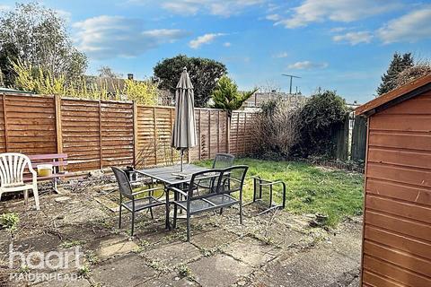 5 Berryfield, Slough, SL2 5RZ