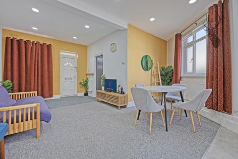 3 bedroom house for sale, Central Park Road, London