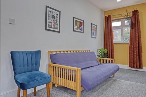 3 bedroom house for sale, Central Park Road, London