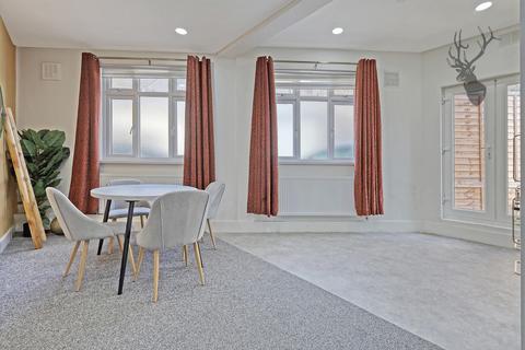 3 bedroom house for sale, Central Park Road, London