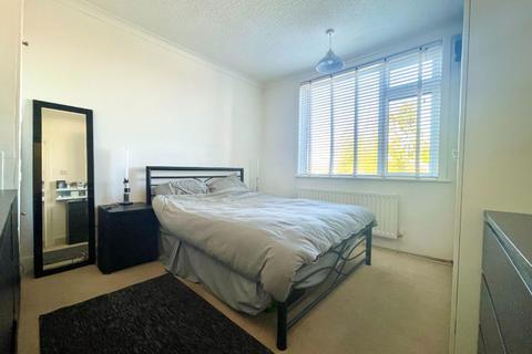 20 Barnes Crescent, Bournemouth, BH10 5AW